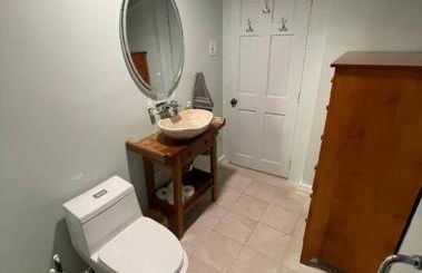 Berta's Lake Front Cottage on Winona Lake! - Foto 15