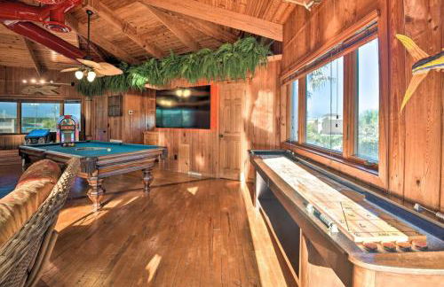 Chic Home: Ocean Views, Hot Tub & Game Room! - Foto 30