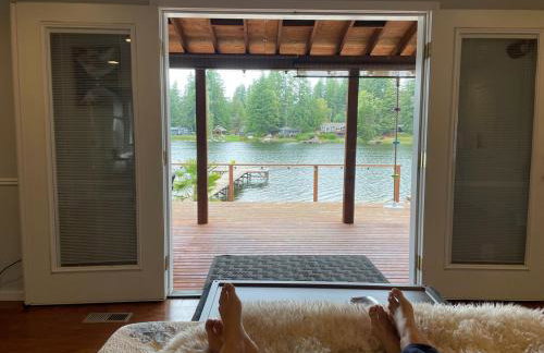 Peaceful Lakefront Retreat - Foto 6