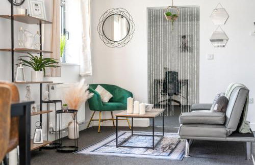 Modern 1-Bed Apartment with Parking near Heathrow - Photo 7