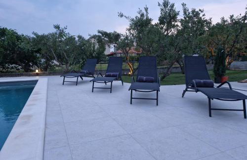 Gabriella House - Photo 23