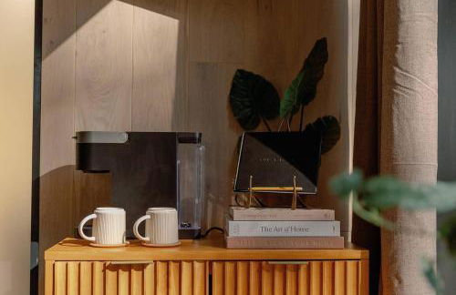 Heartleaf | Modern Lux Mirror Home | HotTub - Foto 4