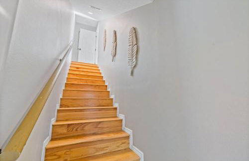 5 Bed3bath waterfront pool home with full gym, office, and heated pool! - Foto 13