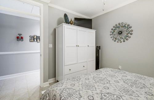 Beach and Pool Access Smith Mountain Lake Getaway! - Foto 11