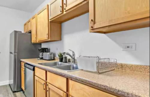 Downtown Nola 2bd 2bth Condo - Photo 6