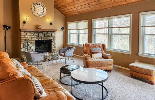 Hike, Golf and Swim! Rumbling Bald Resort Mtn Home - Photo 4