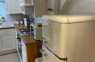 1750's cottage with open fire and beams - Foto 17