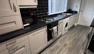 Central Near Hospital 2 Bedroom - Sleeps 4 - Self Check In - Fully Furnished - Foto 3