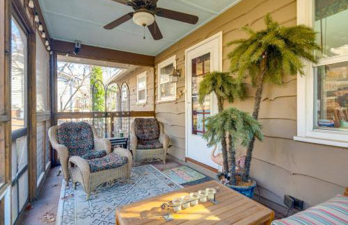 Hike, Sip and Explore! Blue Ridge Mtn Cabin with Porch - Foto 2