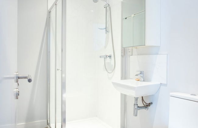 Modern Apartment in Stratford Upon Avon With Parking Wifi and Netflix - Foto 8