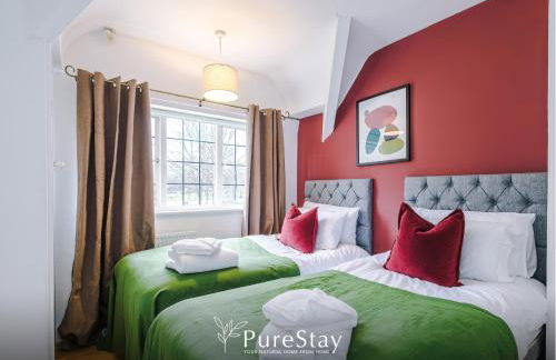 Stylish 4 Bedroom Home in Port Sunlight with 7 Beds Perfect for Business Bookings and Groups - Foto 2