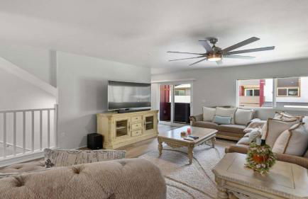 Newly Luxury Condo Oasis - Foto 1