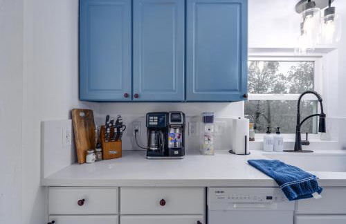 Hot Tub-EV-Kid Friendly-Arcade Game-BBQ-Fire Pit - Photo 18