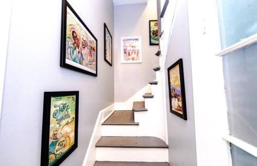 Governors Mansion 5 bedroom-3 bath - Photo 15