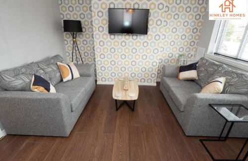 Large Home - Free Parking-WiFi By Hinkley Homes Short Lets & Serviced Accommodation - Foto 53