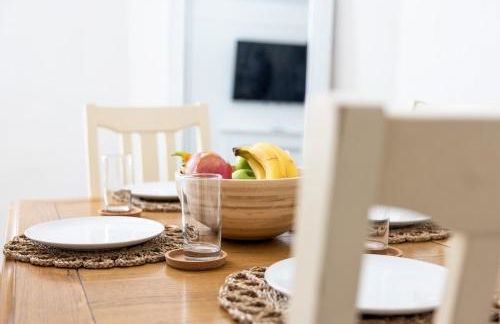 Larkhall Retreat- Village Centre, Parking, 4K TVs, 10mins To City Centre - Photo 7