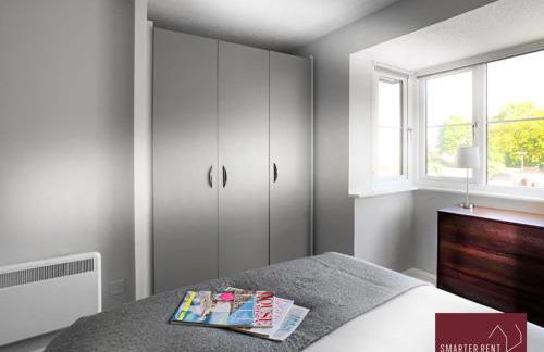 Wokingham - 2 Bed Stylish House, Central - Parking - Foto 6