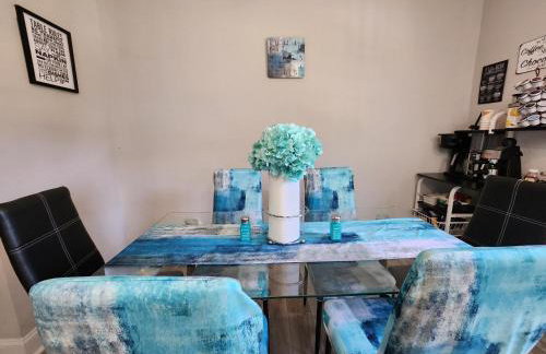 Winston Sleeps 16 - 2 Kitchens - Photo 9