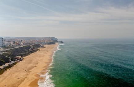 Moradia São João-Spacious Beachfront Villa - Foto 1