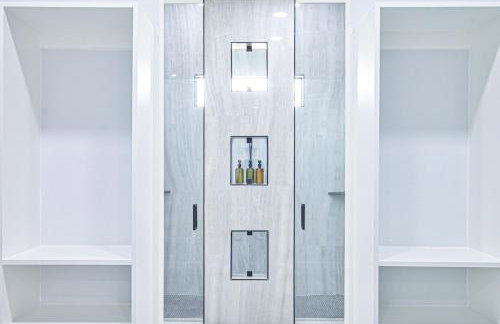 Luxurious Waterfront Home with Heated Pool and Jacuzzi - Foto 14