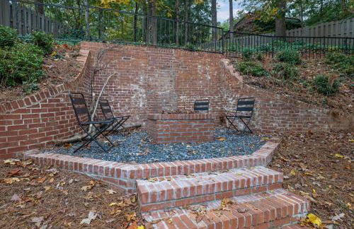 Luxury 7BR Buckhead Oasis w Pool Gameroom Firepit - Foto 67