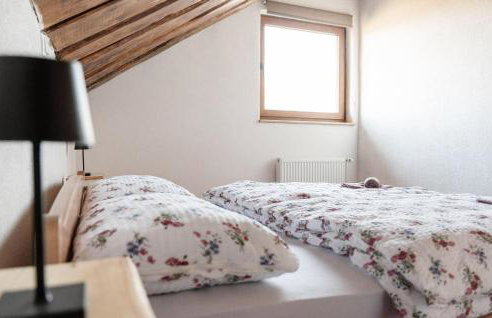 3 Bedroom Awesome Home In Gospic - Foto 14