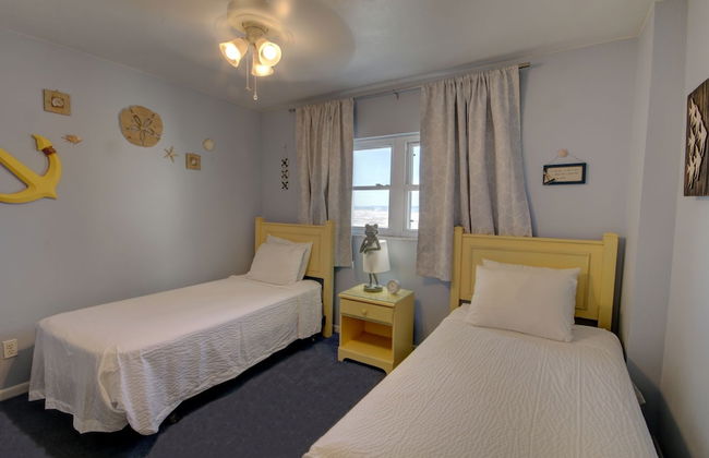 456 El Matador 2 Bedroom Condo by RedAwning - Photo 5