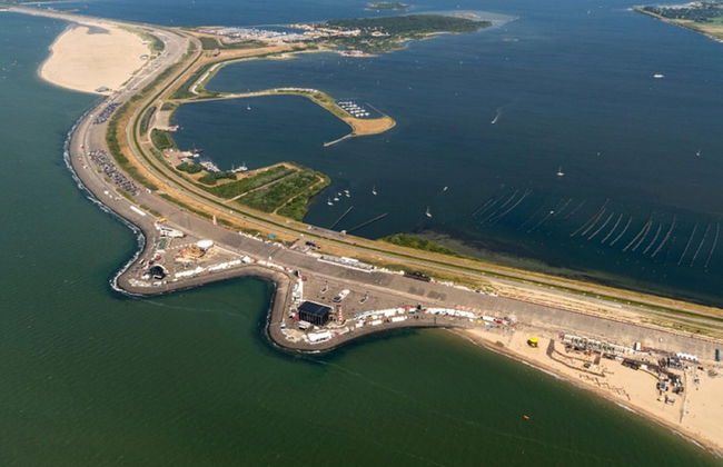 Lodge Near Brouwersdam & North Sea Beach - Photo 27