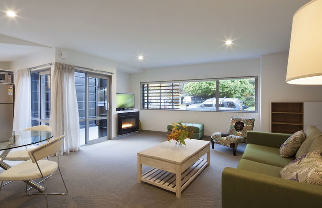 22 Hallenstein Apartments by Staysouth - Photo 27