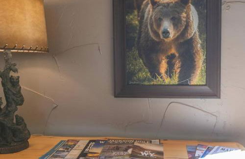 MAJESTIC VIEWS FAMILY LODGE with Large Deck - Photo 26