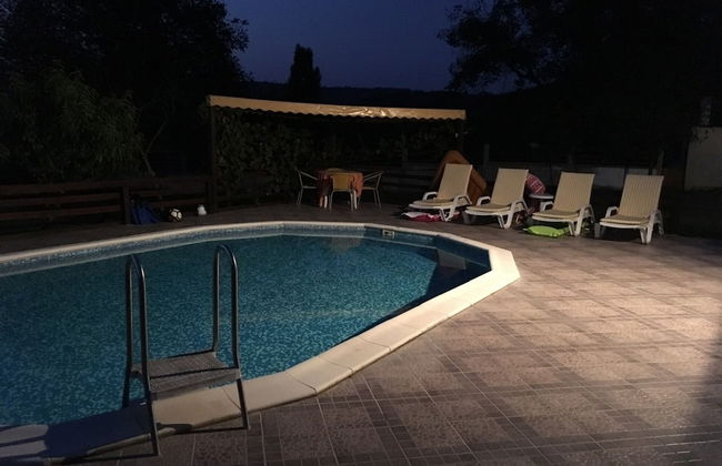 Inviting 4-bed Villa in Dolishte - Foto 13