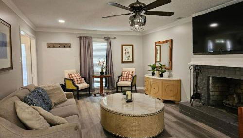 Luxury Pool with King beds Near Shops and Dining - Foto 2