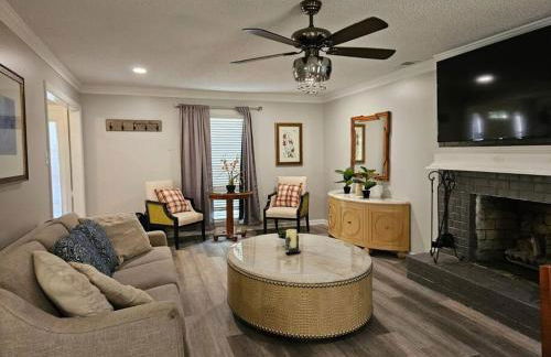 Luxury Pool with King beds Near Shops and Dining - Foto 2