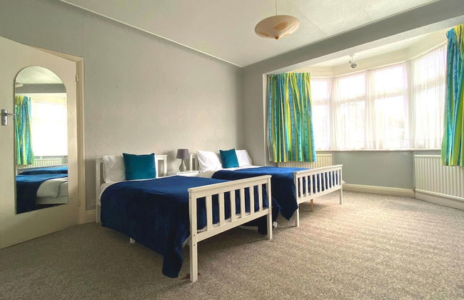 Bright and Spacious 4 Bedroom Home - Foto 11