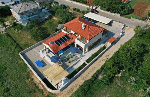 Villa Muskatel KRK -with heated covered pool - Photo 22