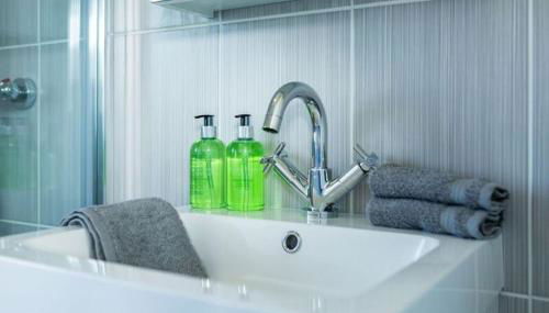 Applin Lodge - Photo 4