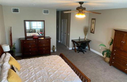 Luxury and Spacious Waterside Getaway - Foto 33