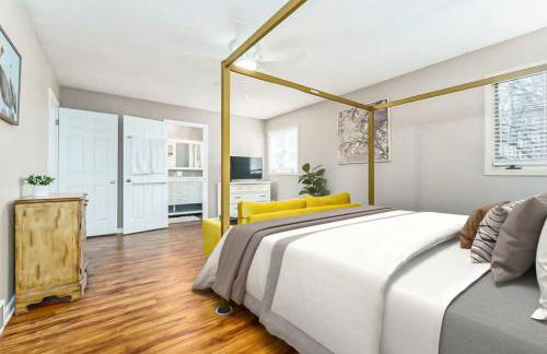 Epic Indoor Pool w/slide & hot tub close to beach - Foto 30