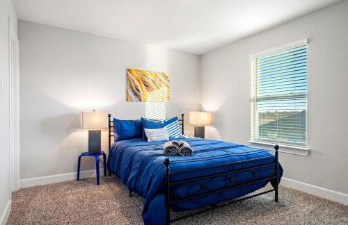 Crew-Ready Stay Private BRs w TVs Parking - Photo 22