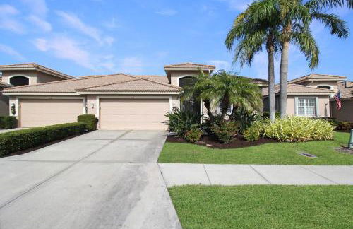 Serene pool home in the exclusive Heritage Oaks Golf & Country Club - Foto 6