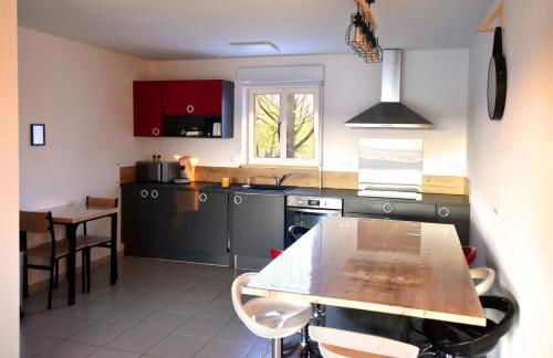 Maison Premium Hyper Calme - Joliment décorée avec vue dégagée - Jacuzzi Chauffé - Salle de jeux - Proche de toutes commodités - Foto 7