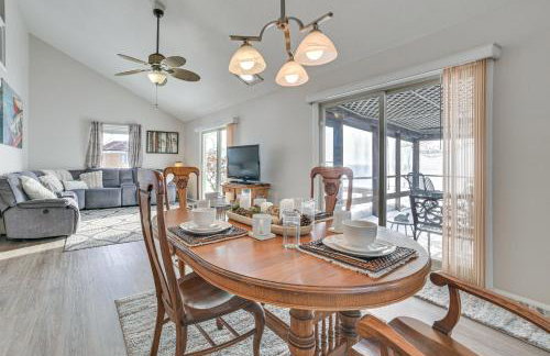 Porch and Views Waterfront Home on Houghton Lake! - Foto 11