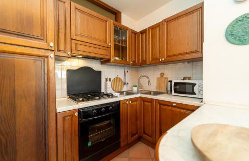 Casa con parcheggio, piscina giardino, barbecue - Foto 5