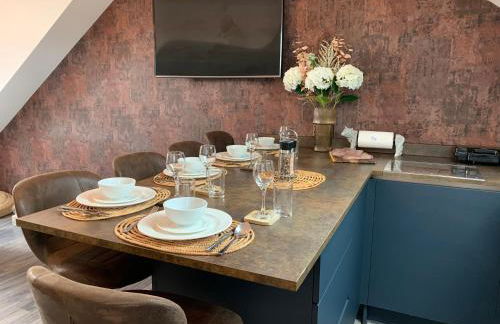 Cannons Loft Central Buxton, Duplex loft 3 bedroom Set over 3 floors stairs no lift sleeps 5 - Photo 8