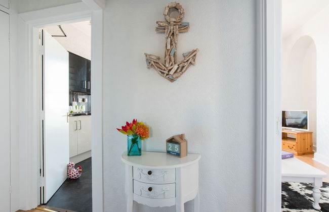 Ar Lan Y Mor Seaside Apartment - Photo 17