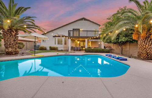 Sparkling Saltwater Pool - Spa - Firepit - WiFi - 4BR 3BA - Near Top Golf Courses - Foto 1