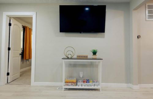 Spacious home away from home! Hot tub! - Photo 23