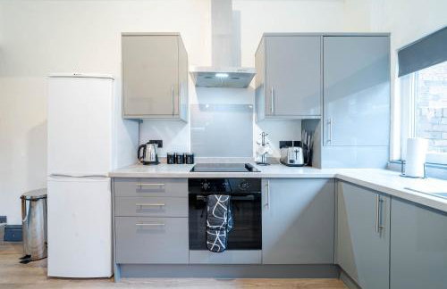 Spacious 3-Bedroom Home Near City Centre with Parking - Foto 3