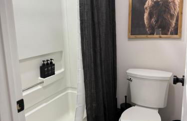 Newly Renovated Villa with King Bed and Amenities, 1 mile to Mohegan Sun - Foto 14