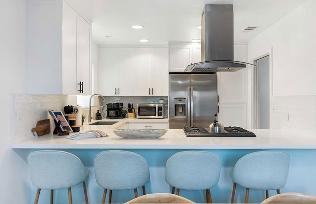 Steps From the Sand/boardwalk Outdoor Dining, Parking, and Patio in Newport - Foto 13